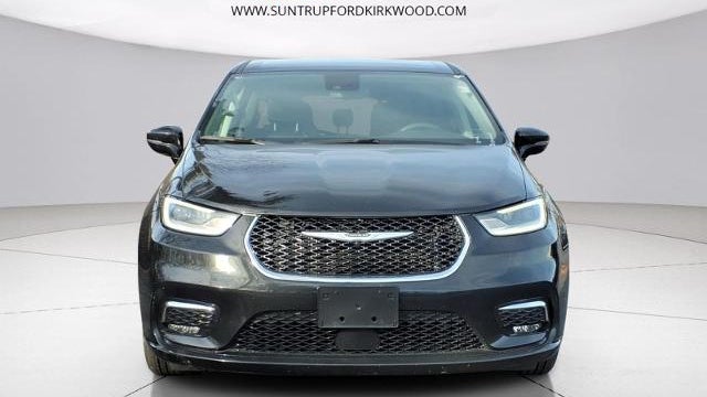2024 Chrysler Pacifica Plug-In Hybrid Road Tripper