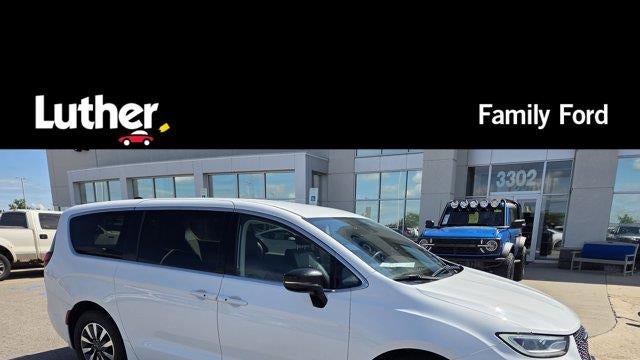 Preowned 2024 Chrysler Pacifica Plug-In Hybrid Road Tripper for Sale