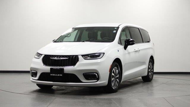 2024 Chrysler Pacifica Plug-In Hybrid Road Tripper