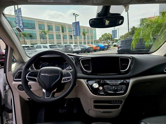 2024 Chrysler Pacifica - $18,774