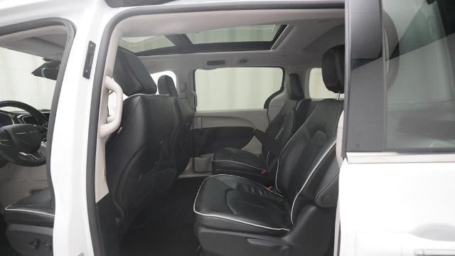 2022 Chrysler Pacifica Hybrid Limited