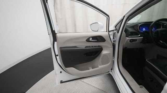 2022 Chrysler Pacifica Hybrid Limited