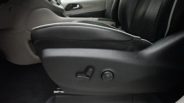 2022 Chrysler Pacifica Hybrid Limited