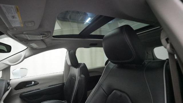 2022 Chrysler Pacifica Hybrid Limited