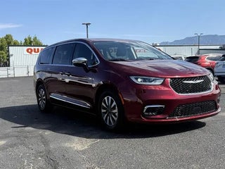 2023 Chrysler Pacifica Plug-In Hybrid with Velvet Red Pearlcoat Exterior