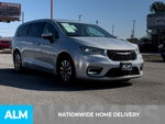 2023 Pacifica Plug-In Hybrid Thumbnail 4
