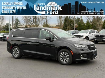 2024 Chrysler Pacifica Plug-In Hybrid Select 4DR Mini-Van