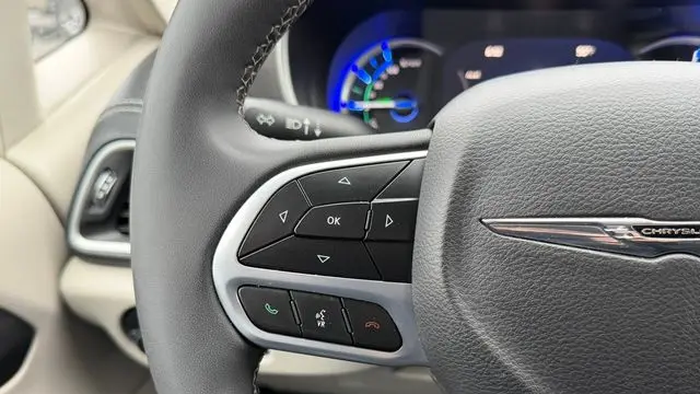 2024 Chrysler Pacifica Plug-In Hybrid S Appearance
