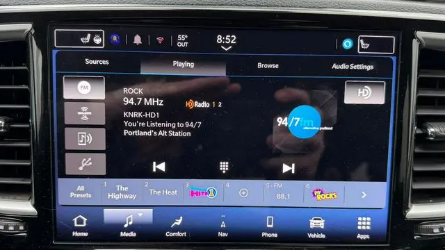 2024 Chrysler Pacifica Plug-In Hybrid S Appearance