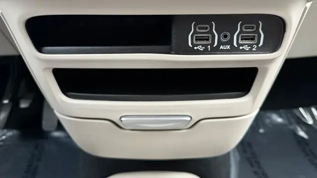 2024 Chrysler Pacifica Plug-In Hybrid S Appearance