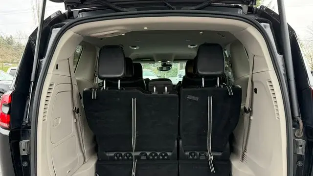 2024 Chrysler Pacifica Plug-In Hybrid S Appearance