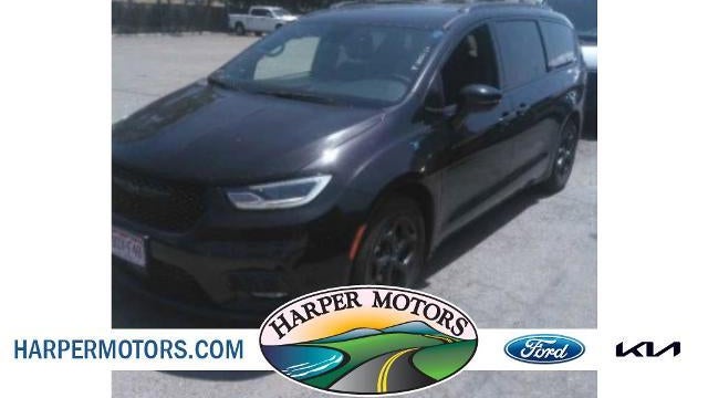 Preowned 2024 Chrysler Pacifica Plug-In Hybrid Road Tripper for Sale