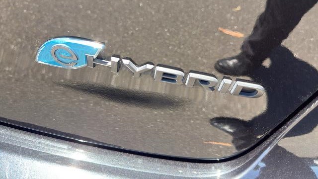 2024 Chrysler Pacifica Plug-In Hybrid Road Tripper