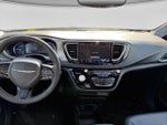 2024 Pacifica Plug-In Hybrid Thumbnail 18