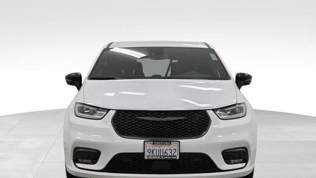 2024 Chrysler Pacifica Plug-In Hybrid Road Tripper