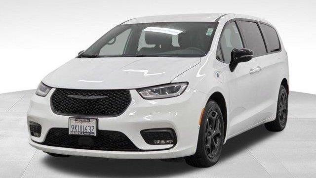 2024 Chrysler Pacifica Plug-In Hybrid Road Tripper