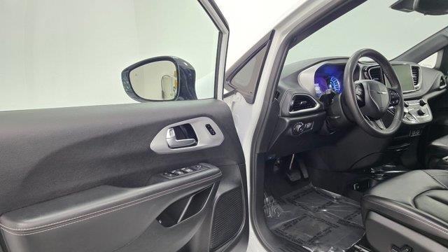 2024 Chrysler Pacifica Plug-In Hybrid Road Tripper