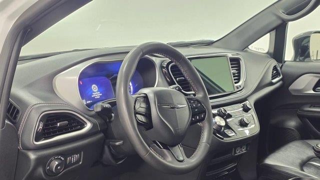 2024 Chrysler Pacifica Plug-In Hybrid Road Tripper