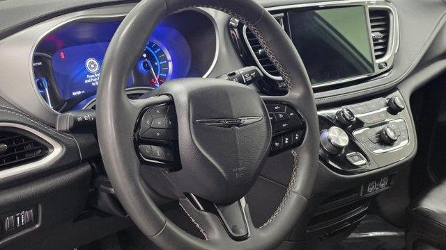 2024 Chrysler Pacifica Plug-In Hybrid Road Tripper