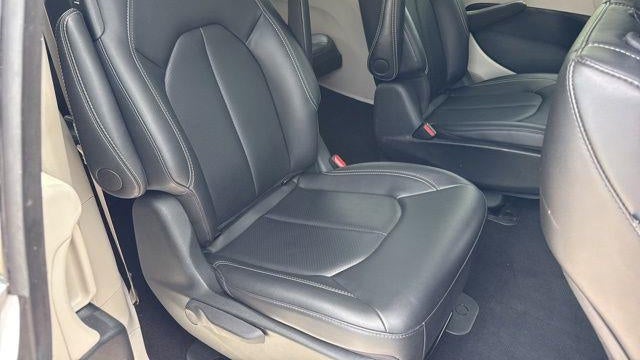 2024 Chrysler Pacifica Plug-In Hybrid Road Tripper