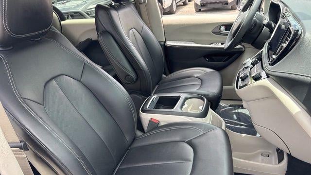 2024 Chrysler Pacifica Plug-In Hybrid Road Tripper
