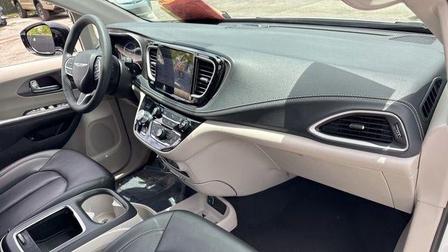 2024 Chrysler Pacifica Plug-In Hybrid Road Tripper