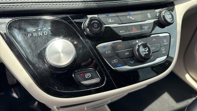 2024 Chrysler Pacifica Plug-In Hybrid Road Tripper