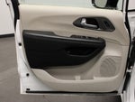 2024 Pacifica Plug-In Hybrid Thumbnail 32