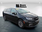 2024 Pacifica Plug-In Hybrid Thumbnail 1