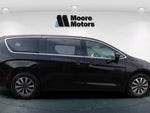 2024 Pacifica Plug-In Hybrid Thumbnail 2