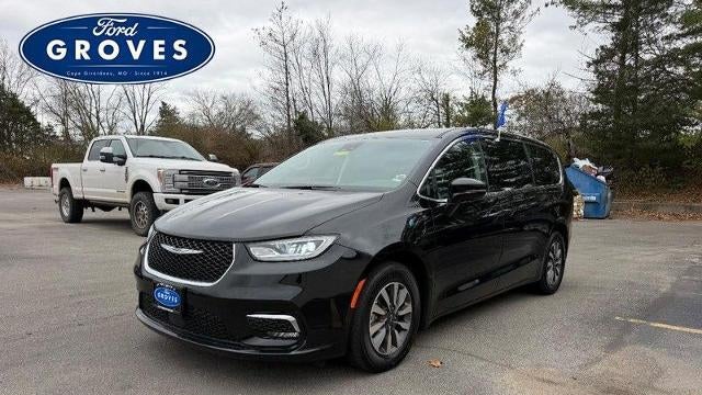 Preowned 2024 Chrysler Pacifica Plug-In Hybrid Premium S Appearance for Sale