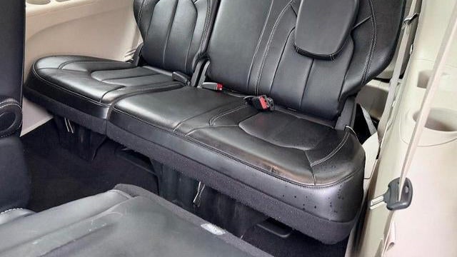 2024 Chrysler Pacifica Plug-In Hybrid Premium S Appearance