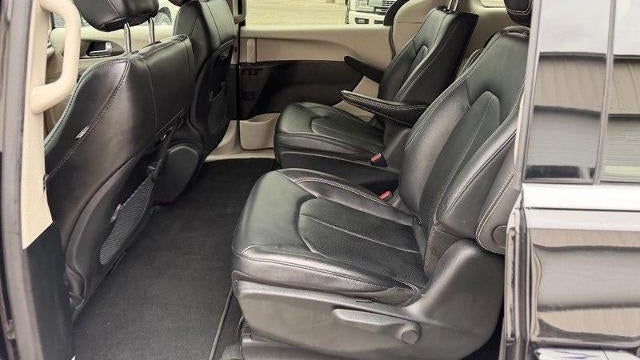 2024 Chrysler Pacifica Plug-In Hybrid Premium S Appearance