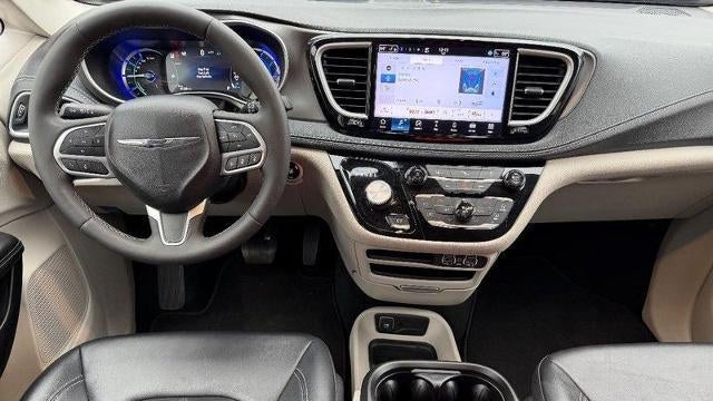 2024 Chrysler Pacifica Plug-In Hybrid Premium S Appearance