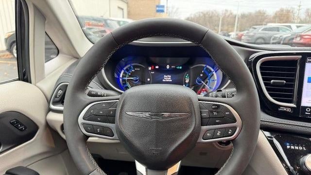 2024 Chrysler Pacifica Plug-In Hybrid Premium S Appearance