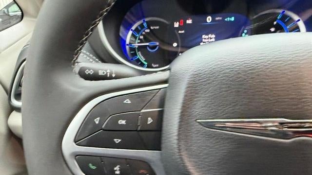 2024 Chrysler Pacifica Plug-In Hybrid Premium S Appearance
