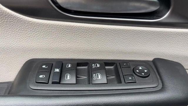 2024 Chrysler Pacifica Plug-In Hybrid Premium S Appearance