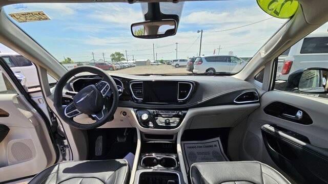 2023 Chrysler Pacifica Plug-In Hybrid Limited