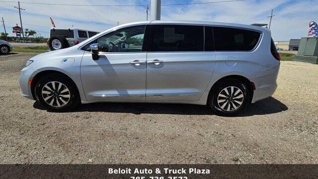 2023 Chrysler Pacifica Plug-In Hybrid Limited