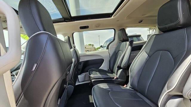 2023 Chrysler Pacifica Plug-In Hybrid Limited