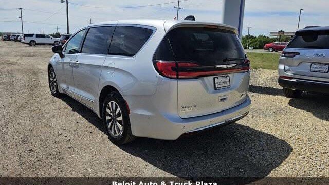 2023 Chrysler Pacifica Plug-In Hybrid Limited