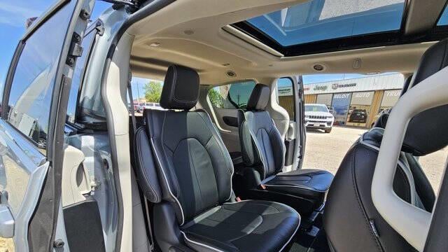 2023 Chrysler Pacifica Plug-In Hybrid Limited