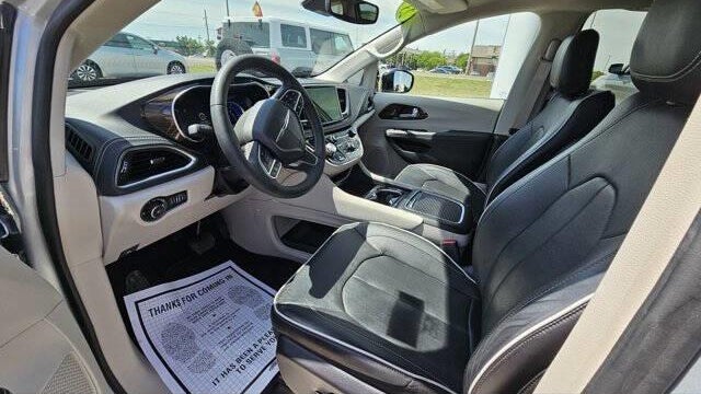 2023 Chrysler Pacifica Plug-In Hybrid Limited