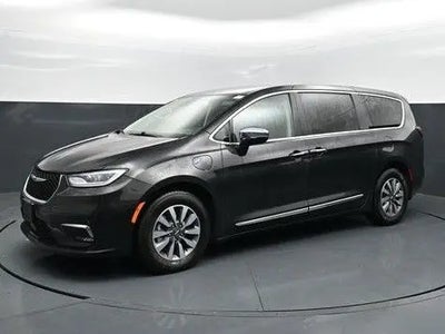 Photo of a 2023 Chrysler Pacifica Plug-In Hybrid Limited 4DR Mini-Van for sale