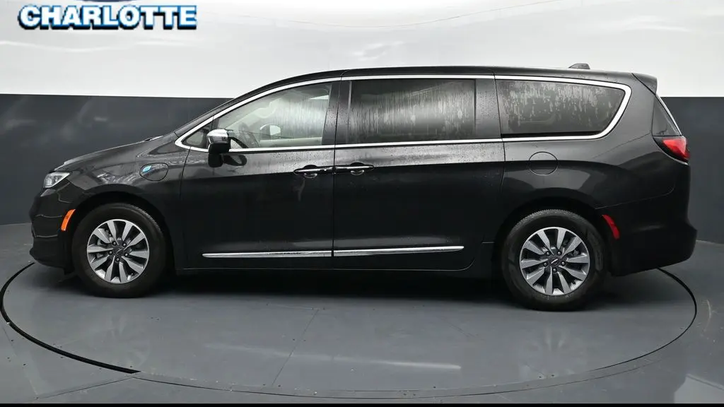 2023 Chrysler Pacifica Plug-In Hybrid Limited