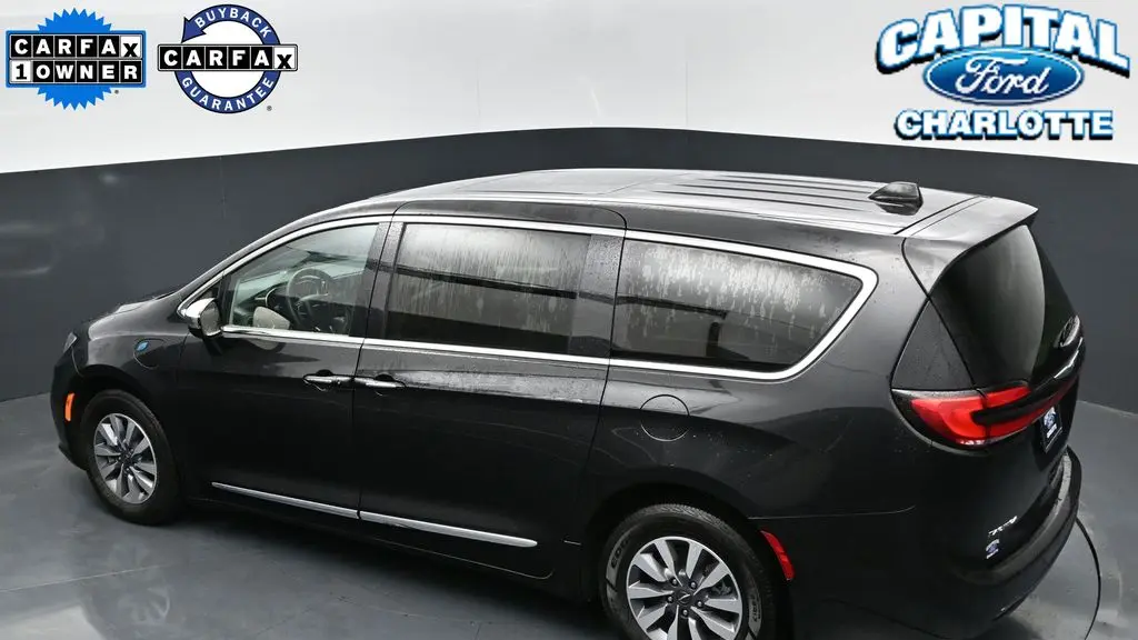 2023 Chrysler Pacifica Plug-In Hybrid Limited