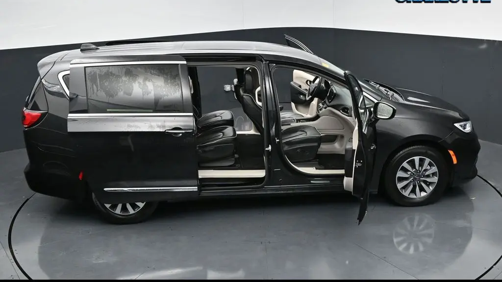 2023 Chrysler Pacifica Plug-In Hybrid Limited