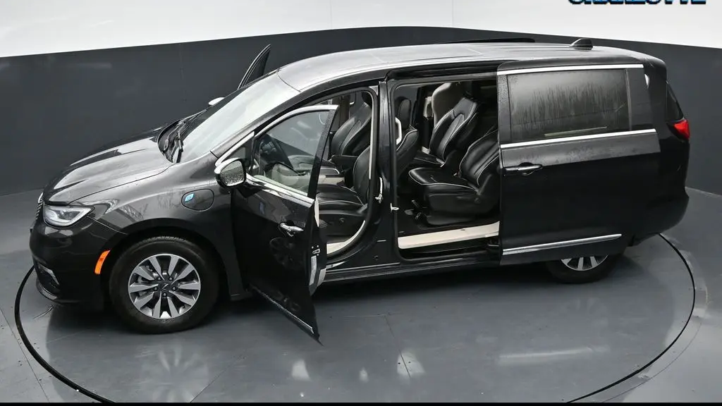 2023 Chrysler Pacifica Plug-In Hybrid Limited