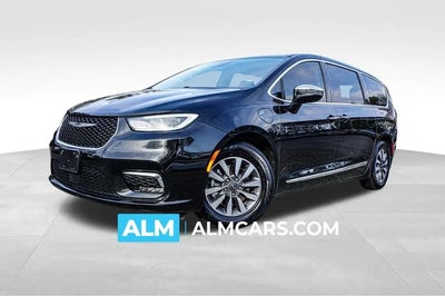 Photo of a 2023 Chrysler Pacifica Plug-In Hybrid Limited 4DR Mini-Van for sale