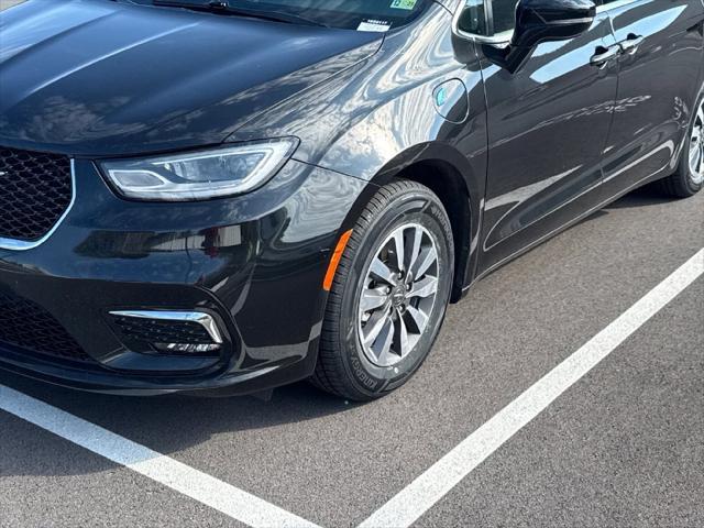 2024 Chrysler Pacifica - $23,900